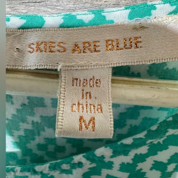 🙀 Skies are Blue Delacour Crochet Inset 3/4 Sleeve Top P2P 17” M| Stitch Fix - Picture 8 of 8